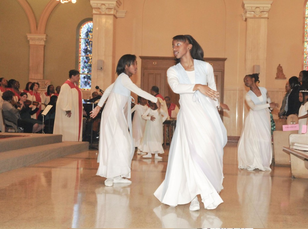 Praise Dancers - Holy Spirit Catholic Church | Cleveland, Ohio